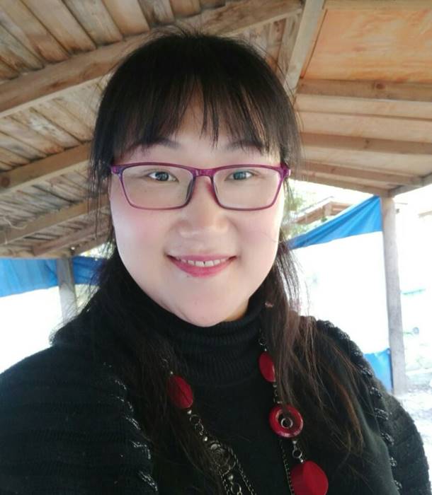 说明: C:\Users\梁书荣\Desktop\外国语行政\必威西汉姆联基本情况\外国语荣誉、科研、评估、实验室、展板等宣传材料\必威西汉姆联2020招生宣传材料\图片部分\师资力量\常美艳.jpg