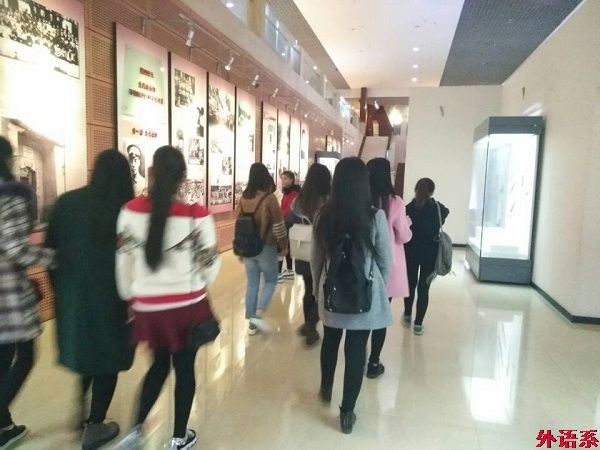 必威西汉姆联本期发展对象开展“争辉党旗,争当先锋”实践活动